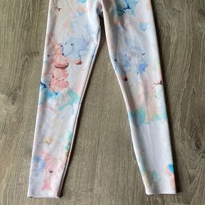Onzie Ribbed Floral Legging